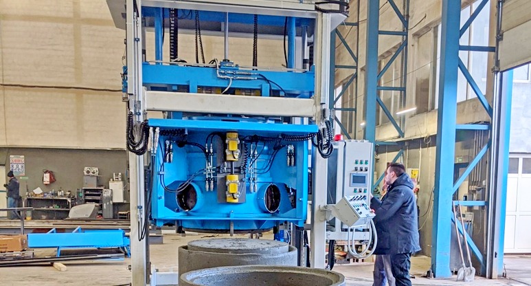 Многофункциональный мобильный вибропресс SUMAB E-12L